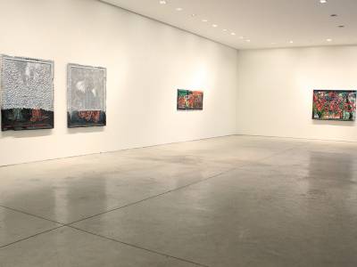 Deep down into the ecstasy of false modernism